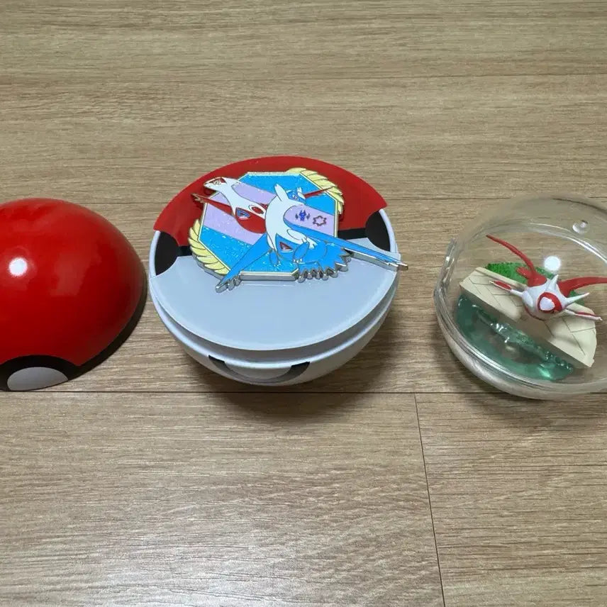 [BUNJANG] Latios & Latias Can Badge & Terrarium Set / 라티오스&라티아스 캔뱃지, 라티아스 리멘트 일괄