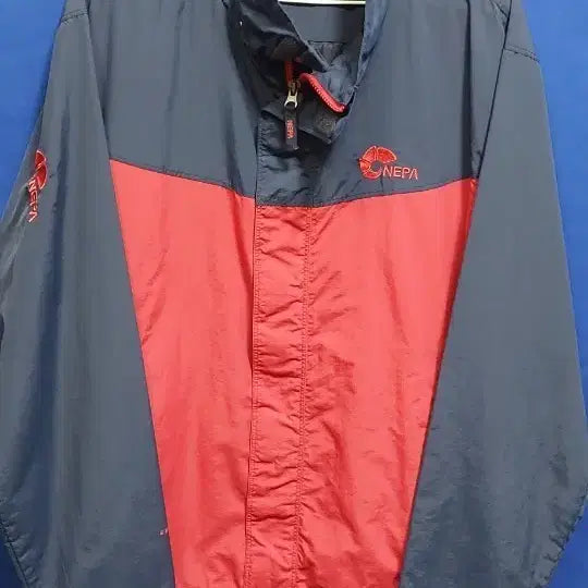 [BUNJANG] Nepa Men's Windbreaker Jumper Red/Navy / 네파 바람막이 점퍼 남성 레드/네이비. 100