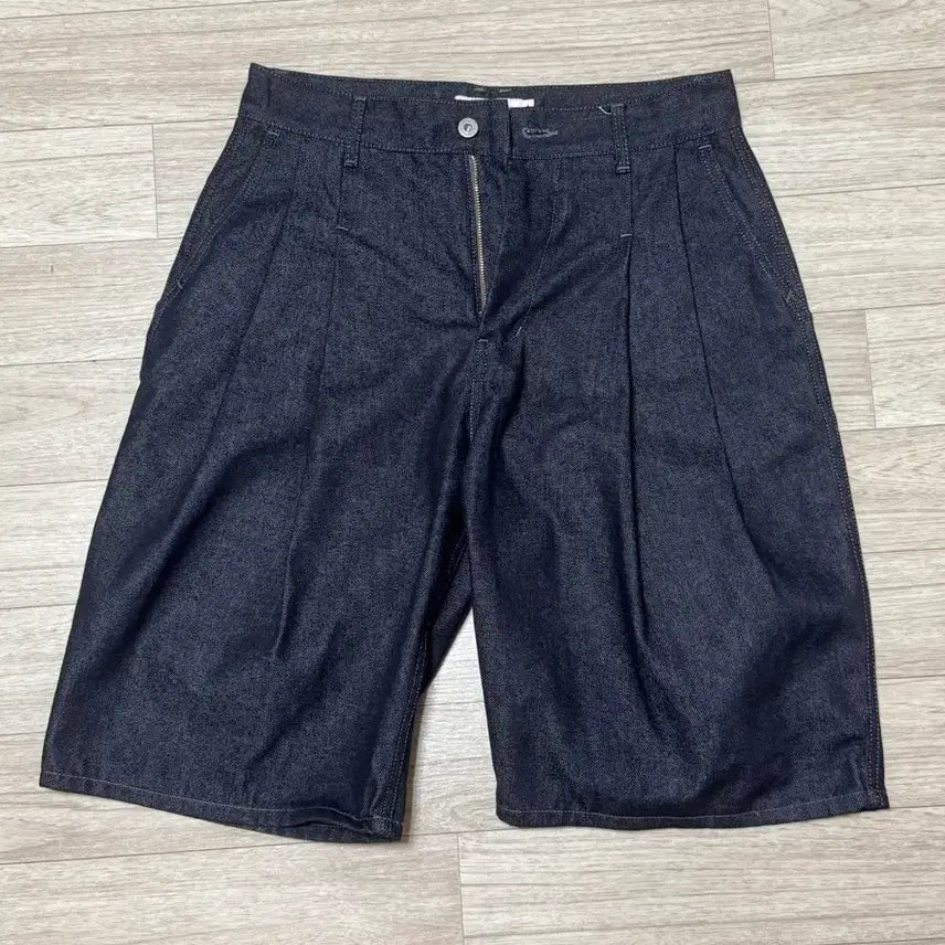 [BUNJANG] Zero Short Bermuda Pants Two Tuck Clean Denim Shorts / 제로 숏 버뮤다 팬츠  Two Tuck Clean Denim Shorts