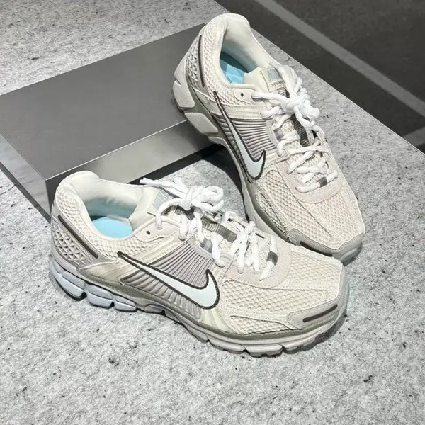 [BUNJANG] Nike Zoom Vomero 5 SE Light Orewood Brown / 나이키 줌 보메로 5 Se 라이트 오어우드 브라운