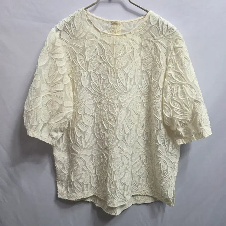[BUNJANG] Time by Hansem Lace Leaf Pattern Blouse / 한섬 타임 레이스 나뭇잎 패턴 블라우스