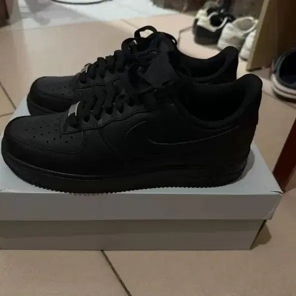 [BUNJANG] Nike Air Force 1 '07 M Black Sneakers / 나이키 에어 포스 1 07 M - 블랙