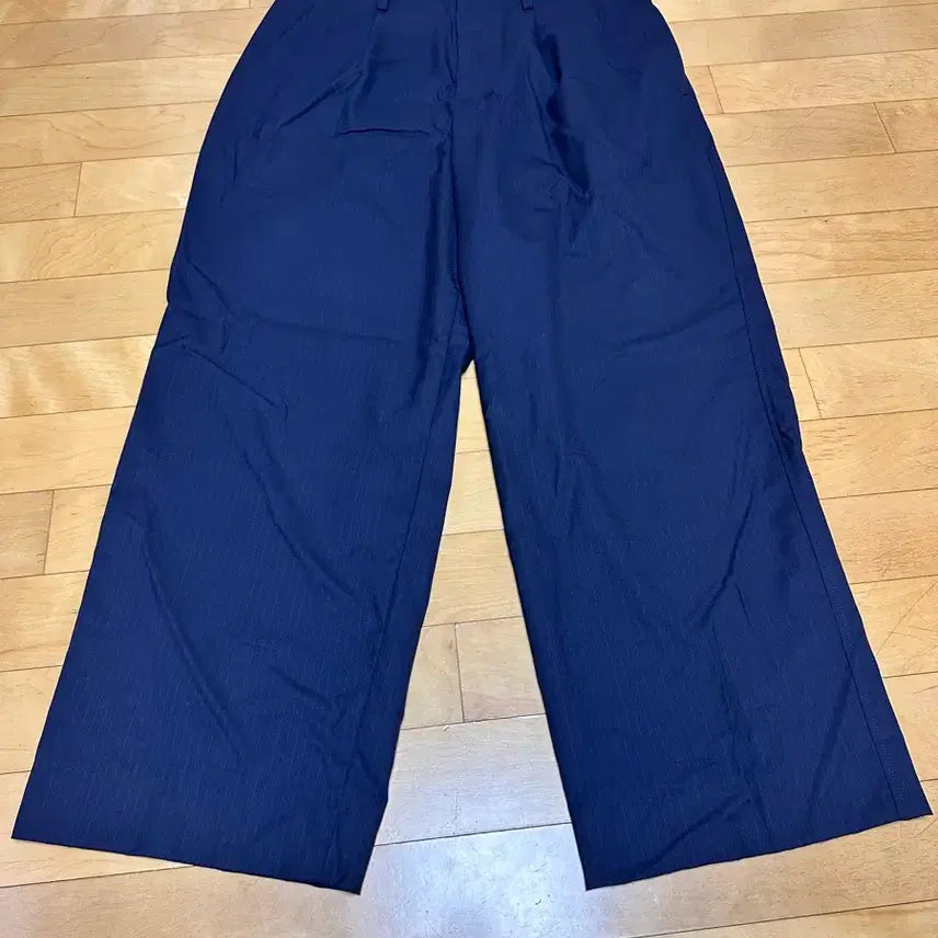 [BUNJANG] Noir Stripe Slacks Navy Size 48 / 노이어 스트라이프 슬랙스 네이비 48사이즈