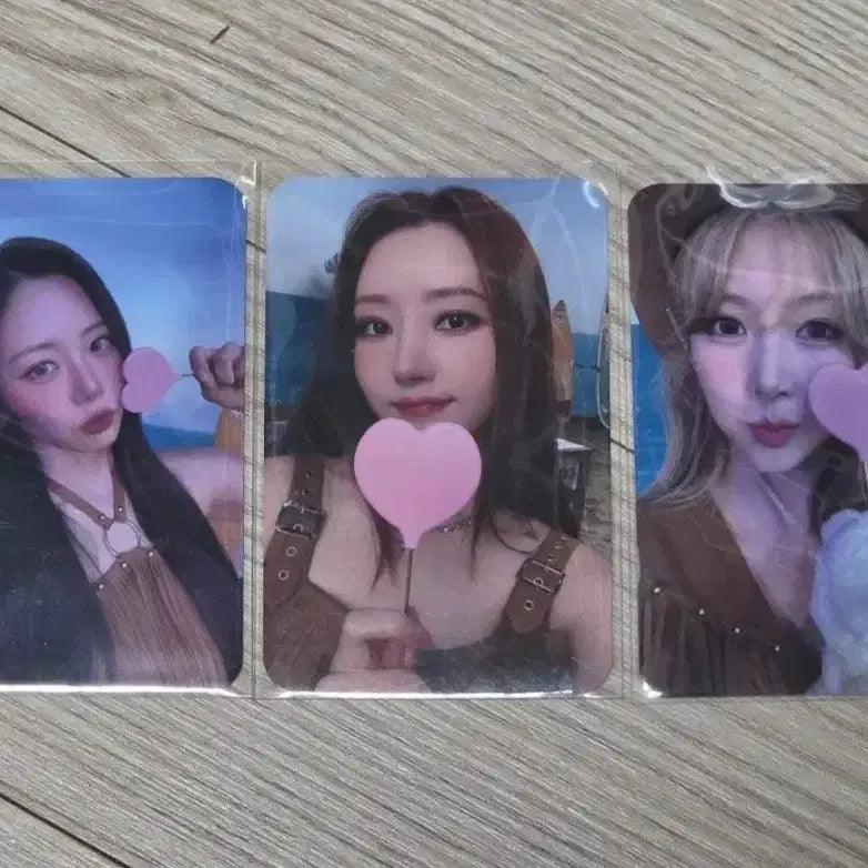 [BUNJANG] Dreamcatcher YooHyeon Studio Photocard Bundle Set / 드림캐쳐 유아유 공방포카 일괄세트 판매
