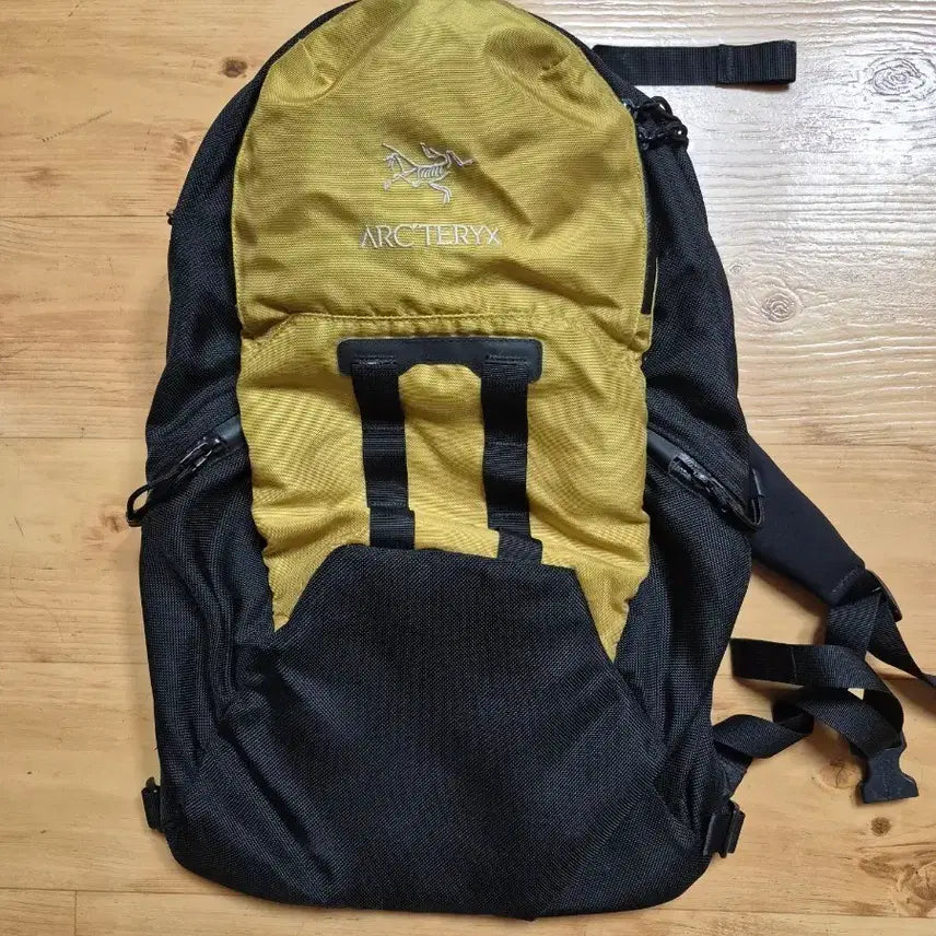 [BUNJANG] Arc'teryx Backpack 25L Yellow/Black / 아크테릭스 백팩 옐로우/블랙