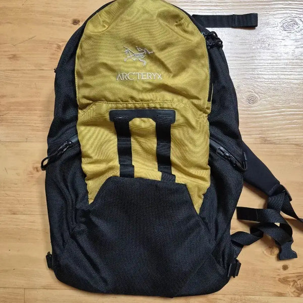 [BUNJANG] Arc'teryx Backpack 25L Yellow/Black / 아크테릭스 백팩 옐로우/블랙