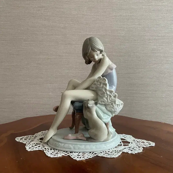 [BUNJANG] Lladró 5689 "Can I Help?" Porcelain Figurine / 야드로 5689
