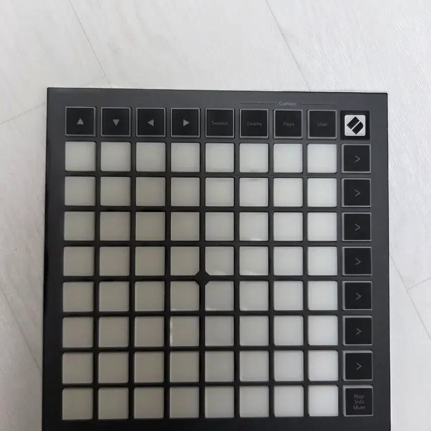 [BUNJANG] Novation Launchpad Mini MK3 Ableton Live Controller / 런치패드 미니 MK3 팝니다
