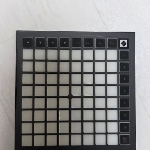 [BUNJANG] Novation Launchpad Mini MK3 Ableton Live Controller / 런치패드 미니 MK3 팝니다
