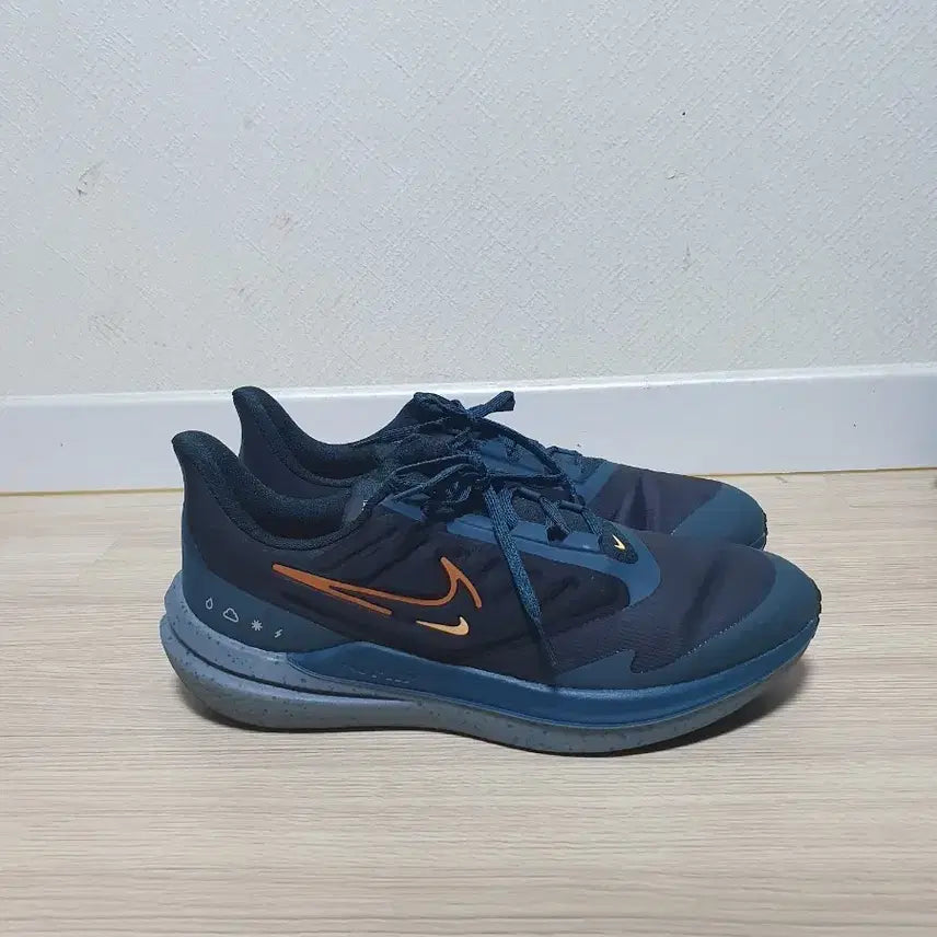 [BUNJANG] Nike Air Winflo 9 Shield Sneakers Size 295 / 나이키 에어 윈플로 9 쉴드 운동화 295
