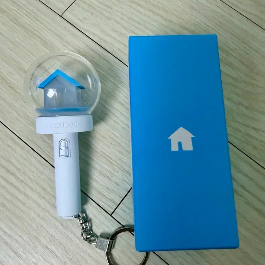[BUNJANG] BOYNEXTDOOR Official Lightstick Keyring (Unsealed) / 보넥도 응원봉 키링