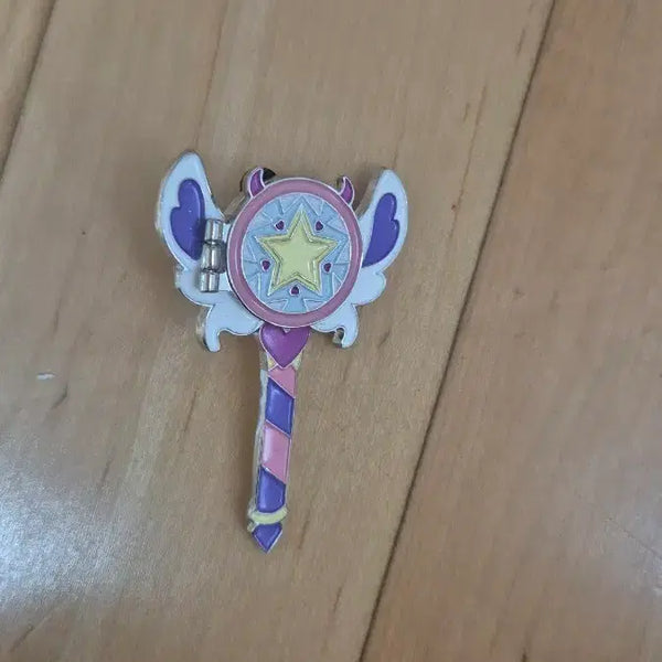 [BUNJANG] Star Butterfly Wand Badge / 스타버터플라이 별나비 지팡이 뱃지