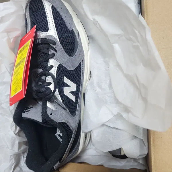[BUNJANG] New Balance 530 Black Sneakers / 뉴발 뉴발란스 530 블랙 270 풀박 새상품