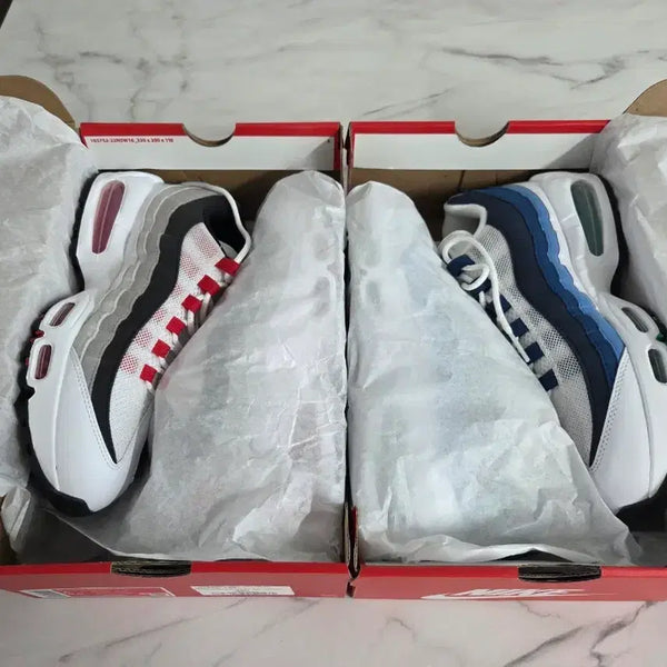 [BUNJANG] Nike Air Max 95 Sneakers (White/Red, White/Blue) / 나이키 에어맥스 95 스니커즈 2종 (화이트/레드, 화이트/블루)