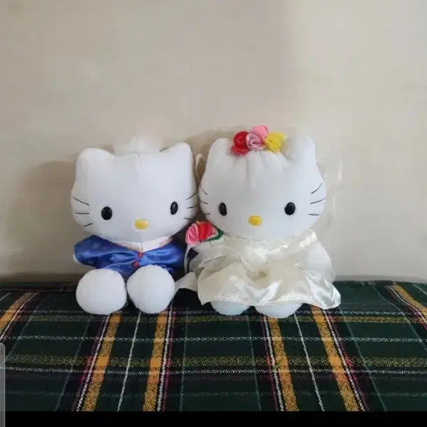 [BUNJANG] Hello Kitty & Daniel Wedding Couple Dolls Set / 헬로키티 웨딩 인형 세트