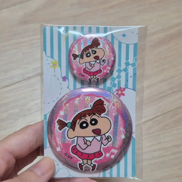 [BUNJANG] Crayon Shin-chan Yuri Character Badge Set (2 Pieces) / 짱구는못말려 뱃지 2개 세트_유리1