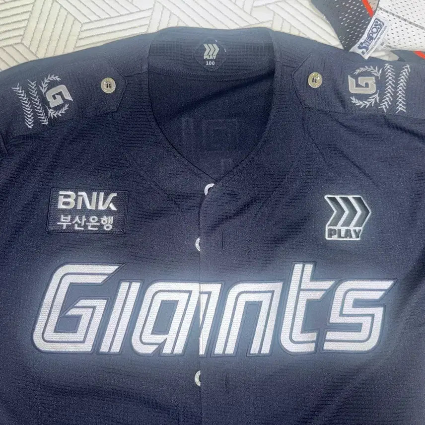 [BUNJANG] Lotte Giants Military Air Force Professional Player Uniform - Jeon Min Jae (Size 100) / 롯데자이언츠 밀리터리 공군 프로페셔널 프페 유니폼 100 전민재 마킹