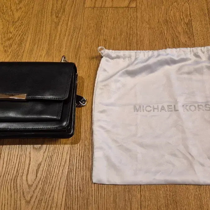 [BUNJANG] Michael Kors Black Shoulder Bag/Crossbody Bag with Dust Bag / 마이클코어스 블랙 숄더&크로스백 + 더스트백
