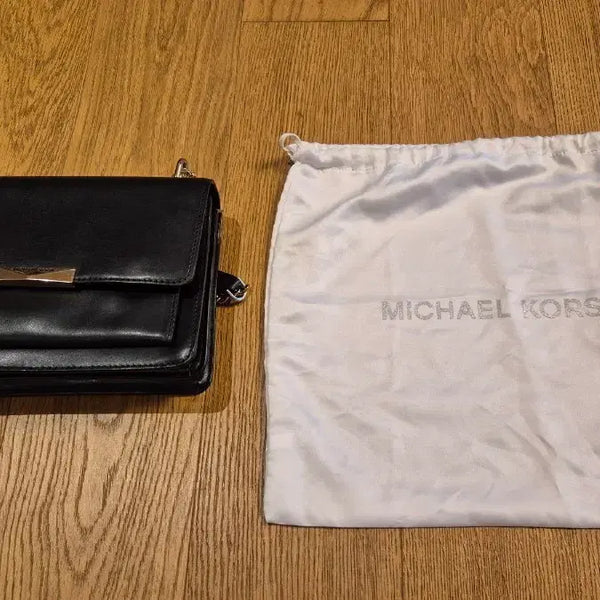 [BUNJANG] Michael Kors Black Shoulder Bag/Crossbody Bag with Dust Bag / 마이클코어스 블랙 숄더&크로스백 + 더스트백