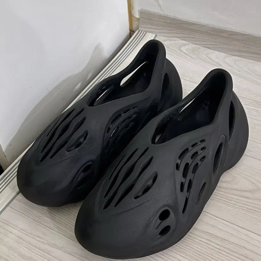 [BUNJANG] Adidas Yeezy Foam Runner Onyx Shoes Size 275 / 아디다스 이지 폼 러너 오닉스 275