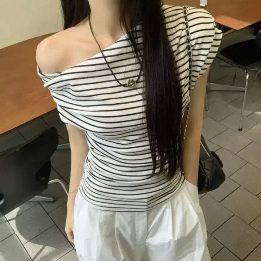 [BUNJANG] Striped Off-Shoulder Summer Short Sleeve Top / 에이블리 스트라이프 오프숄더 여름 반팔 교신