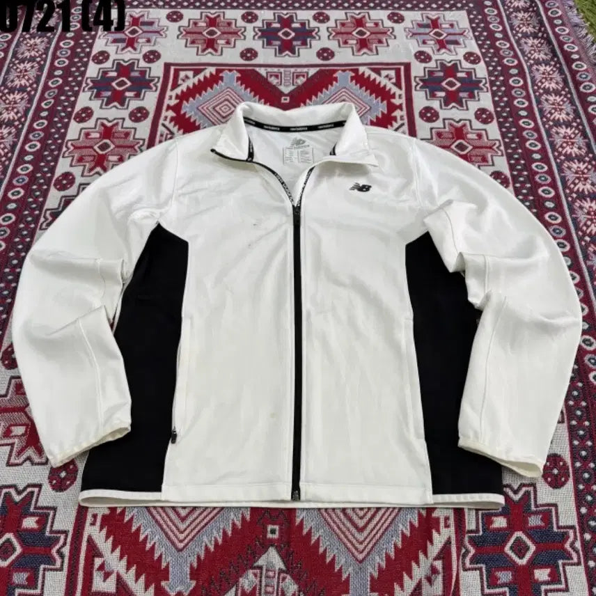 [BUNJANG] New Balance Zip-Up Jacket White Black / 뉴발란스 집업 자켓 화이트 블랙