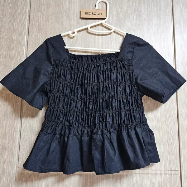 [BUNJANG] Black Blouse / 예쁜  바스락 블랙블라우스(새거) 저렴하게