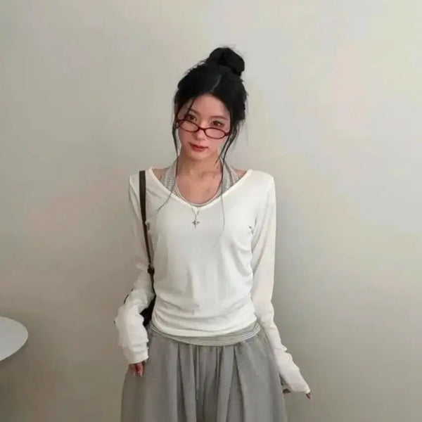 [BUNJANG] Set of Two Tops: Halterneck Top + V-Neck T-Shirt (Size 2) / 반택포, 새상품) 통통 홀터나시+브이넥 세트 2사이즈