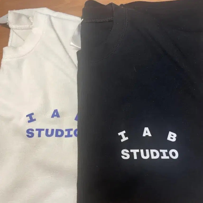 [BUNJANG] IAB STUDIO 10th Anniversary T-Shirt Medium Size / 아이앱 스튜디오 10주년 반팔 m사이즈