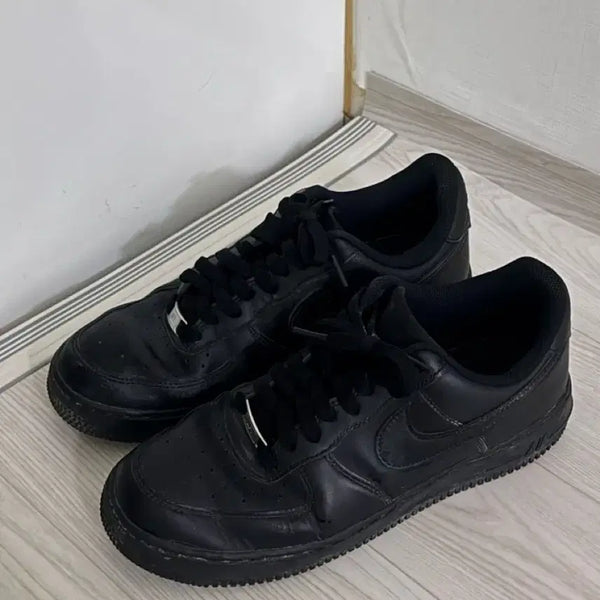 [BUNJANG] Nike Air Force 1 Low Triple Black (265) / 나이키 에어포스 1 로우 트리플 블랙 265