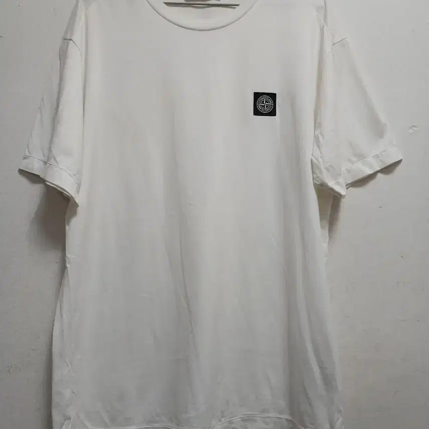 [BUNJANG] Stone Island Men's Short Sleeve T-Shirt White XL / 스톤아일랜드 남성 반팔티셔츠 화이트 사이즈 XL 105