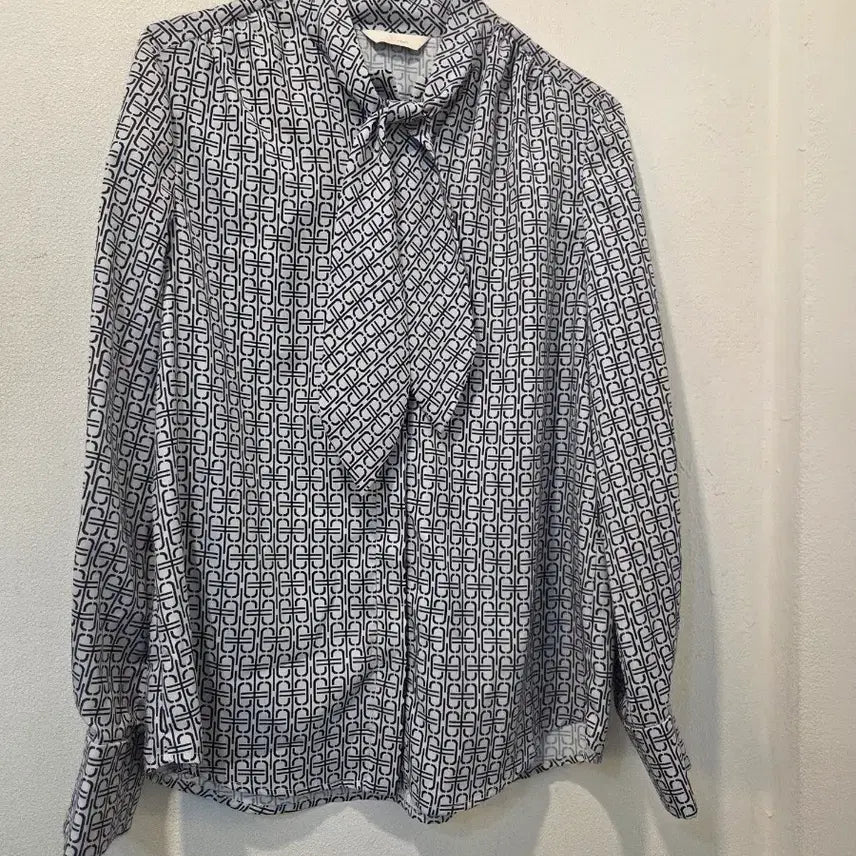 [BUNJANG] JJ JIGOTT Geometric Pattern Ribbon Blouse / JJ지고트  기하학 패턴 리본 블라우스 가57