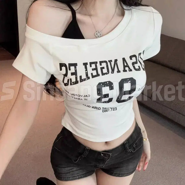 [BUNJANG] Layered Off-Shoulder Tank Top with Built-in Cups / [빠른발송] 유머T 사진제공 캡내장 배색 레이어드 오프숄더 원오프 나시