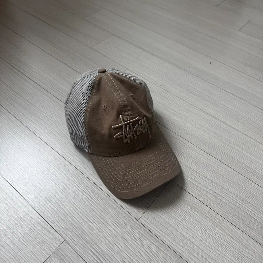 [BUNJANG] Stussy New Era 9Twenty Basic Trucker Cap - Khaki / 스투시 뉴에라 9Twenty 베이직 트러커 카키 stussy