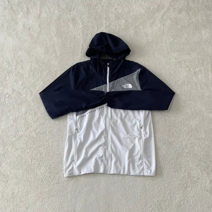 [BUNJANG] The North Face Lightweight Hooded Windbreaker Jacket (Men's M) / M 노스페이스 경량 후드바람막이 95