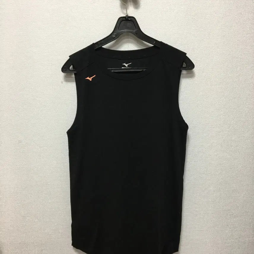 [BUNJANG] Mizuno Women's Sleeveless Side Slit T-Shirt / 미즈노 여성 사이드슬릿 민소매 티셔츠