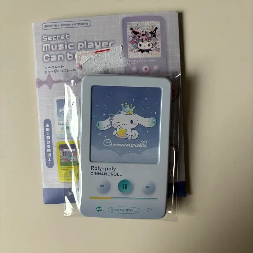[BUNJANG] Cinnamoroll Music Player Pin Badge / 시나모롤 뮤직 플레이어 핀뱃지