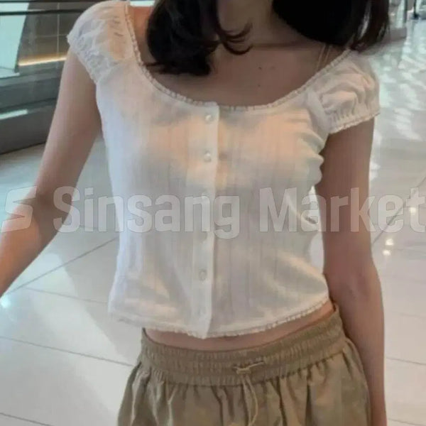 [BUNJANG] Frilled Lace Puff Shirring Off-Shoulder Punching Blouse / [빠른발송] 유리T 프릴 레이스 퍼프 셔링 오프숄더 펀칭