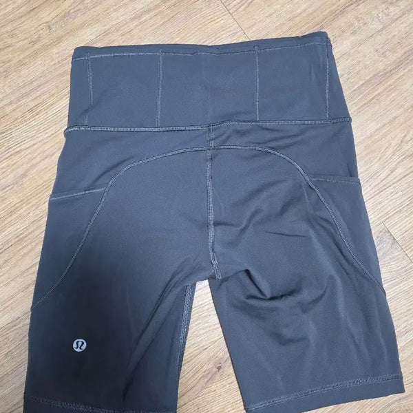 [BUNJANG] Lululemon Wonder Train High-Rise Shorts with Pockets 8" Grey Size 4 / 룰루레몬 쇼츠 (4사이즈)