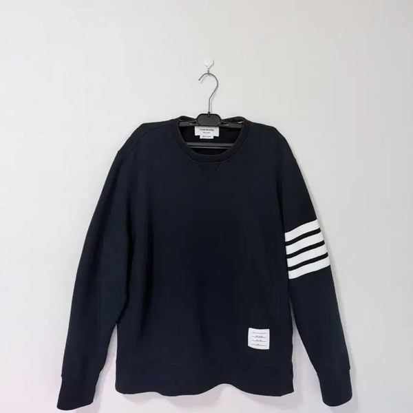 [BUNJANG] Thom Browne Striped Armband Sweatshirt Navy / [5사이즈] 톰브라운 사선완장 맨투맨 네이비