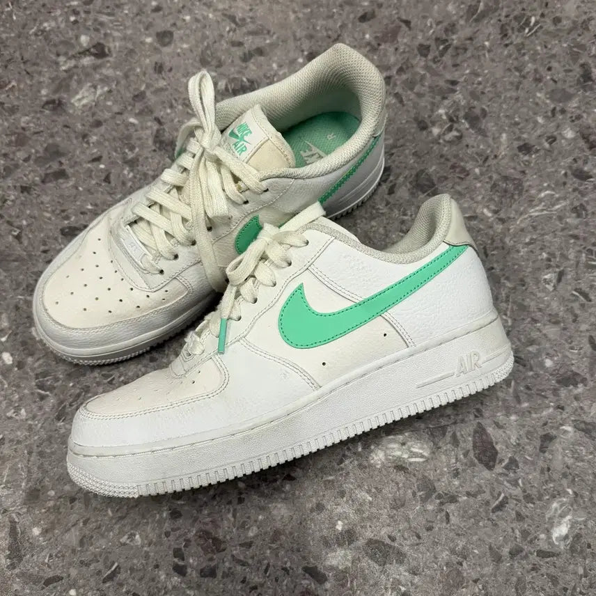 [BUNJANG] Nike Air Force 1 Sneakers White Green Size 250 / NIKE 나이키 에어포스 1 신발 운동화 250
