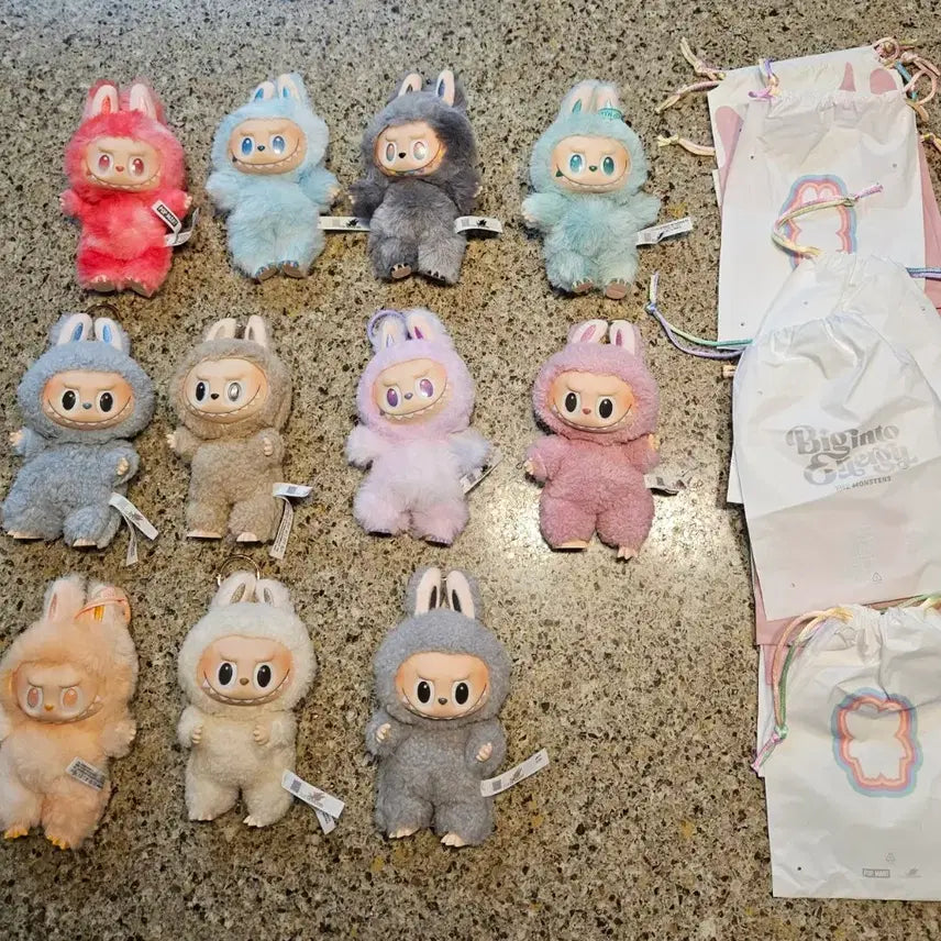 [BUNJANG] Pop Mart LABUBU Plush Keychain Pouch Bundle Set / 팝마트 라부부(LABUBU) 인형 키링 / 파우치 포함 11종 일괄