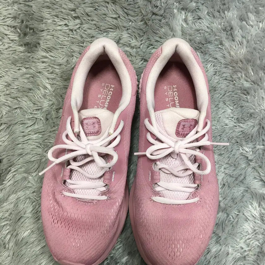[BUNJANG] Under Armour Women's Running Shoes / 언더아머 여성 러닝화 운동화250