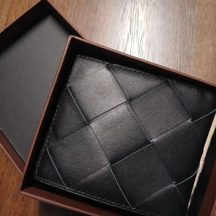 [BUNJANG] Bottega Veneta New Model Bi-fold Wallet Black / 보테가신형 반지갑 블랙