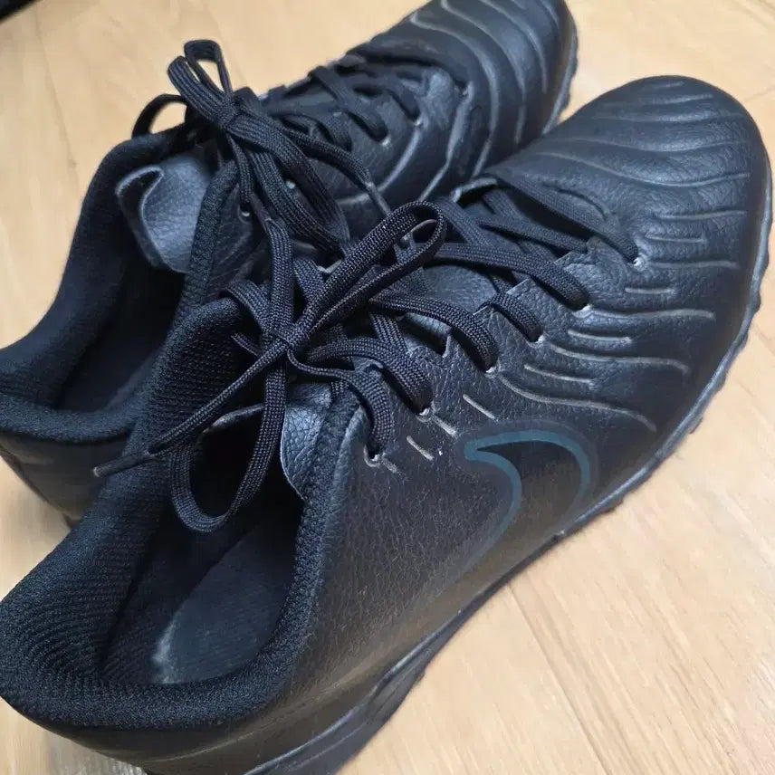 [BUNJANG] Nike Soccer Cleats (240mm) / 나이키축구화 240