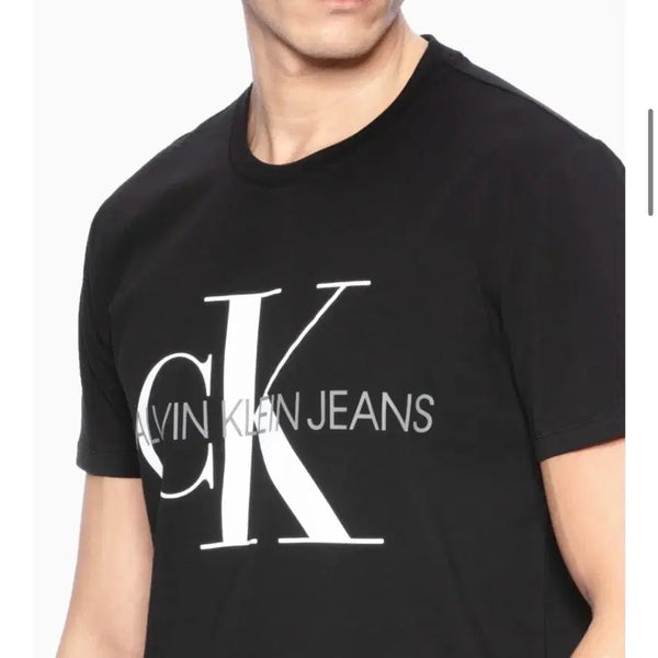 [BUNJANG] Calvin Klein Reflective Monogram Short Sleeve T-Shirt / [1번입은 새제품무방] 캘빈클라인 정품 리플렉티브 모노그램 반팔