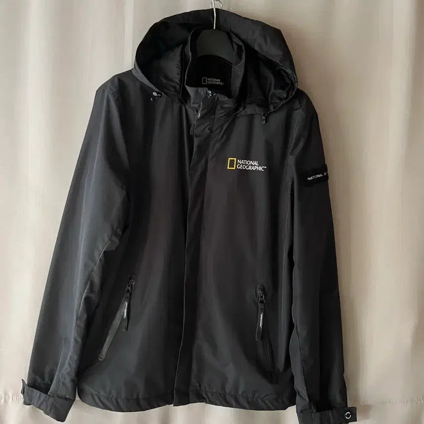 [BUNJANG] National Geographic Windbreaker Jacket Black / 내셔널지오그래픽 바람막이 자켓 블랙