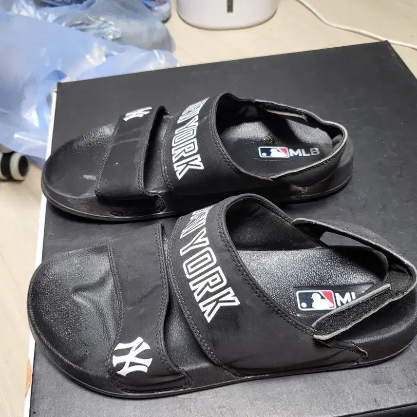 [BUNJANG] MLB New York Yankees Sandals Black 270mm / MLB 뉴욕 양키스 샌들 블랙 270mm 상태매우좋음