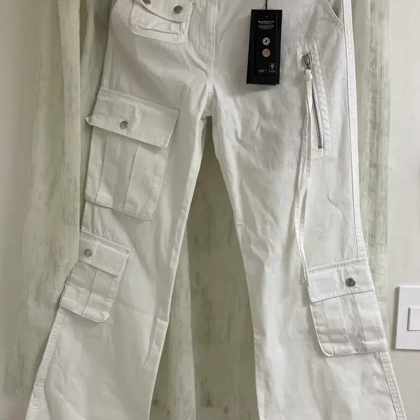 [BUNJANG] Musinsa Cargo Pants White Size 24 / 새상품)무신사 카고 팬츠 화이트 24(흰바지/흰색바지/카고바지)