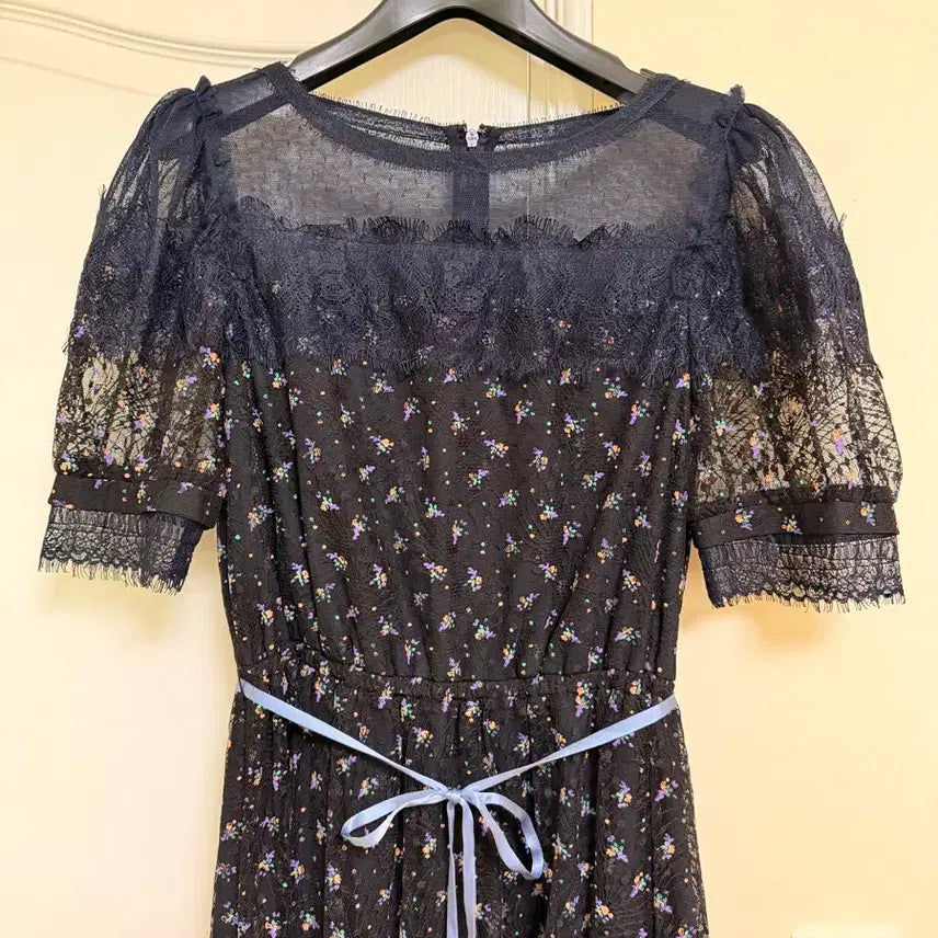 [BUNJANG] Lenibon Lace Flower Dress / 레니본 레이스 플라워 원피스
